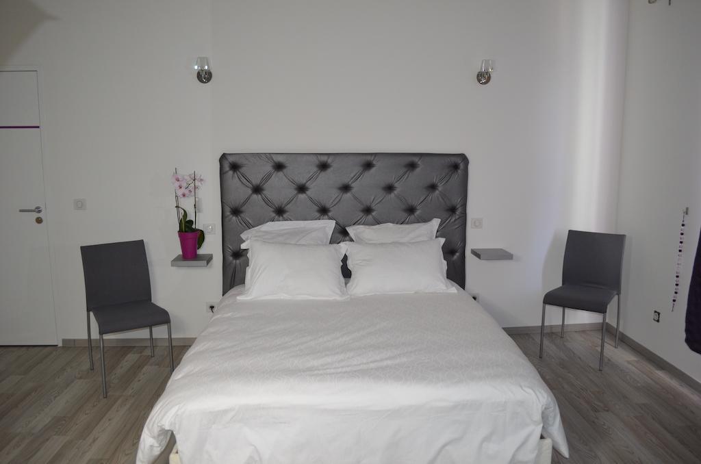 Bed and Breakfast La Petite Ecole Marciac Habitación foto